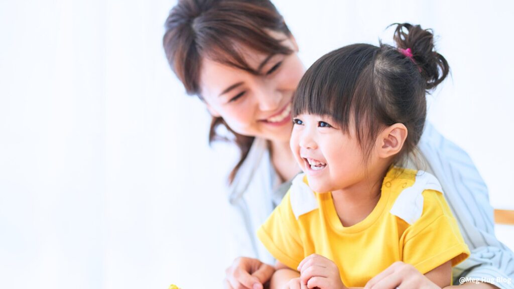 親子が笑顔になっている
